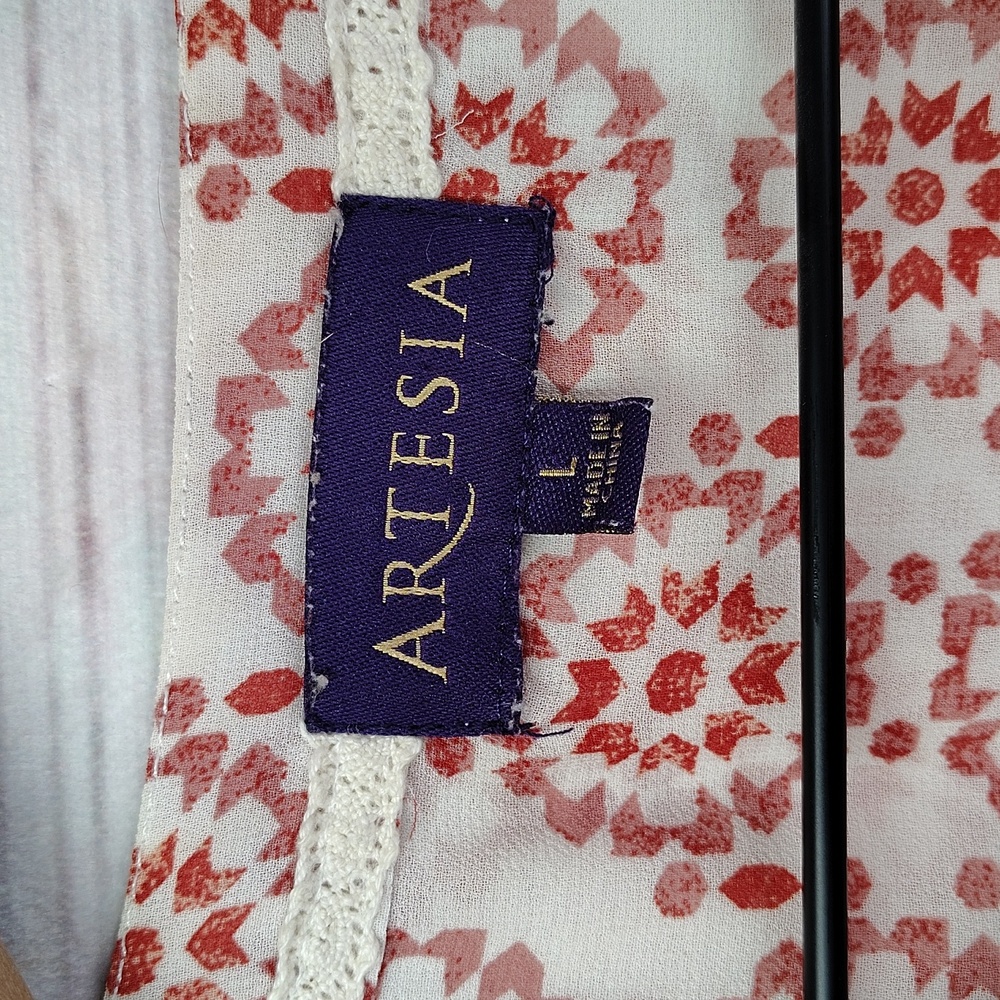 Artesia Women's Button Down Sleeveless Blouse - Picture 4 of 8